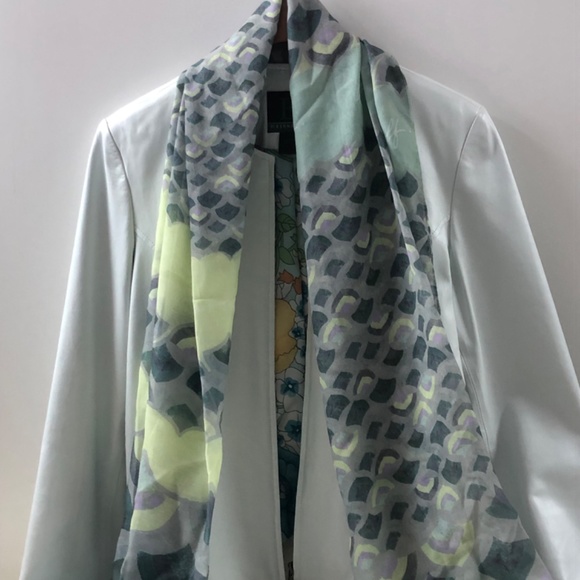 Jacket - Picture 4 of 4